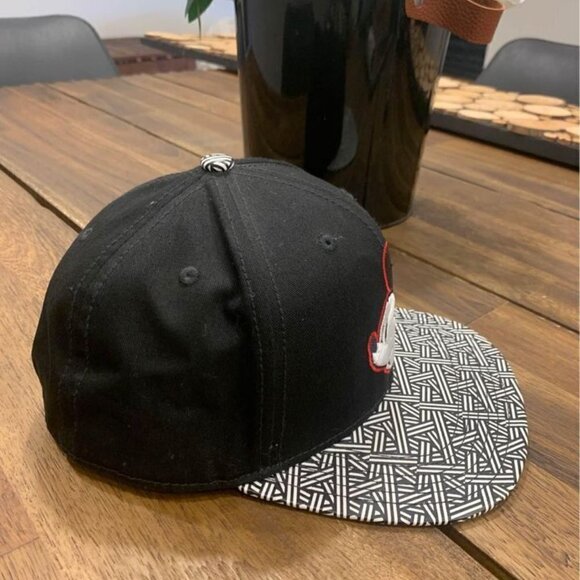 DISNEY Mickey Mouse hat. 85% cotton. New. - Picture 4 of 10